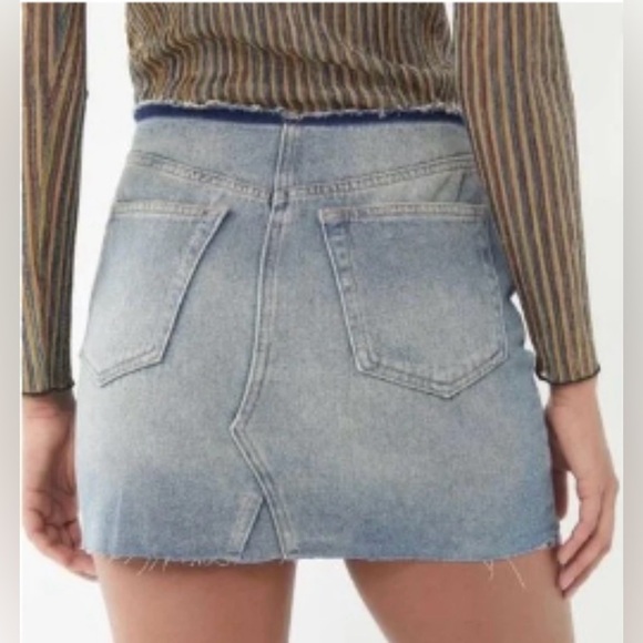 Urban Outfitters BDG Women's Size Medium Raw Edge Distressed Mini Denim Skirt - Picture 2 of 8
